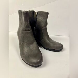 Life Stride Gray Ankle Boots